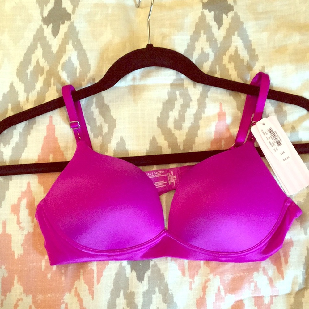 NWT Purple Victoria Secret Biofit Bra